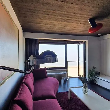 Апартаменты Modern Met Frontaal Zeezicht En Prive Parking