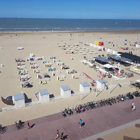 Modern Met Frontaal Zeezicht En Prive Parking Lejlighed Knokke-Heist