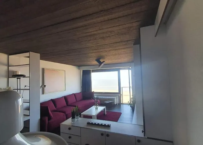 Modern Met Frontaal Zeezicht En Prive Parking * クノック・ヘイスト