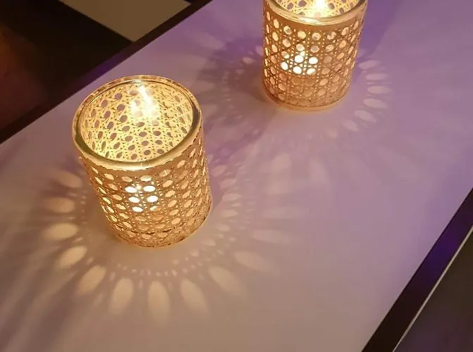 Modern Met Frontaal Zeezicht En Prive Parking