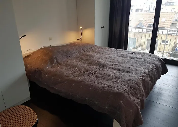 Modern Met Frontaal Zeezicht En Prive Parking アパート *