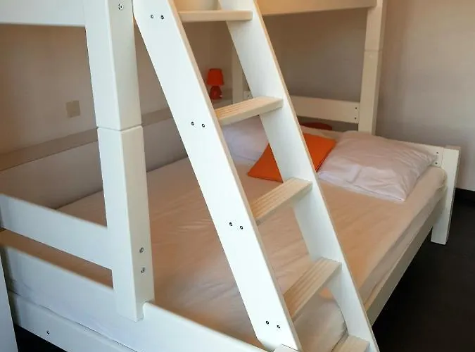 Modern Met Frontaal Zeezicht En Prive Parking * クノック・ヘイスト