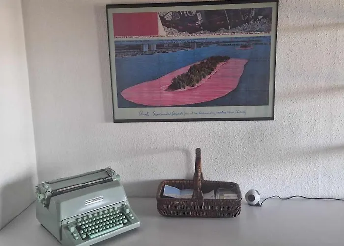 Modern Met Frontaal Zeezicht En Prive Parking クノック・ヘイスト